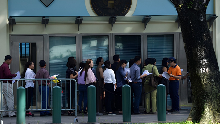Đi phỏng vấn visa Mỹ mặc gì